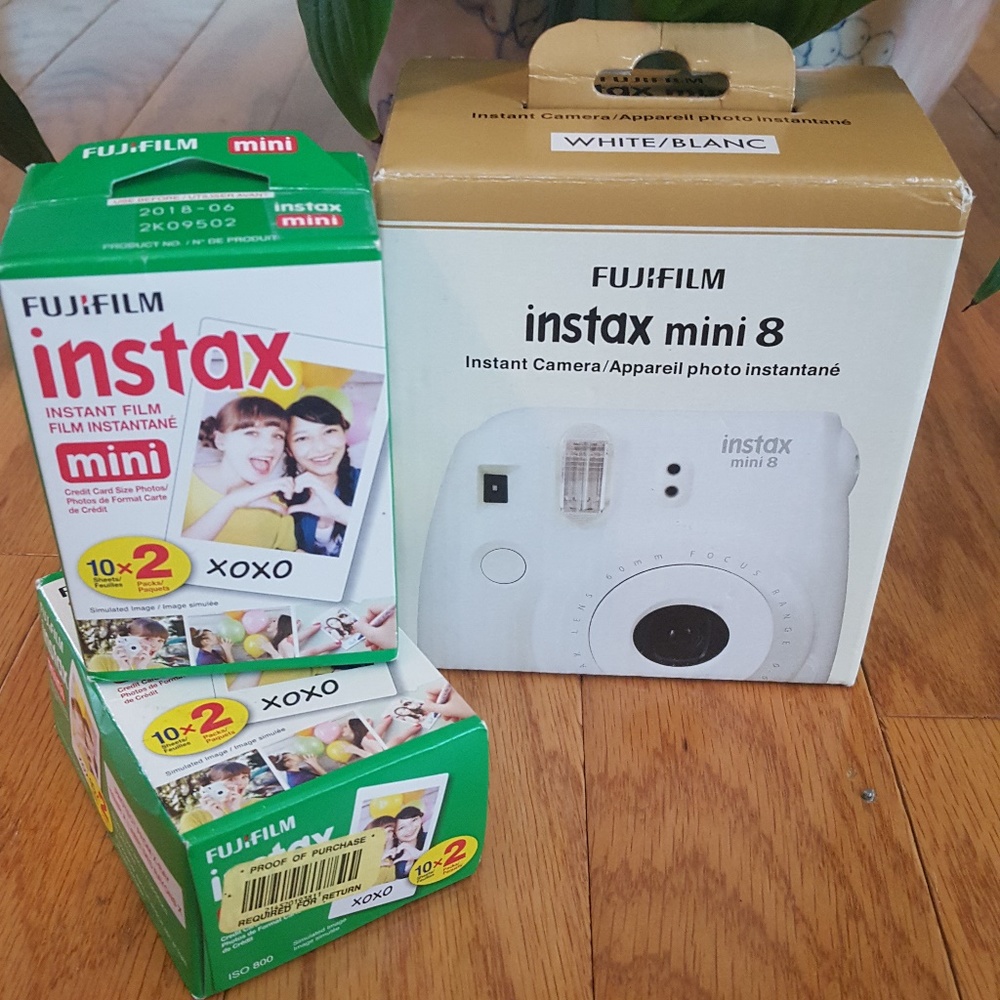 Fugi Film Instax Mini 8 Instant Camera